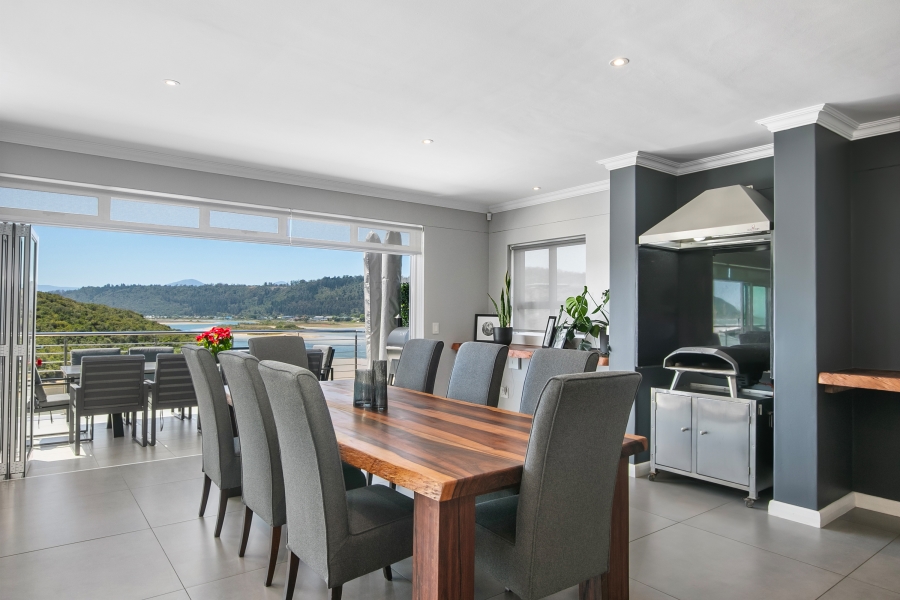 4 Bedroom Property for Sale in Kingfisher Creek Western Cape